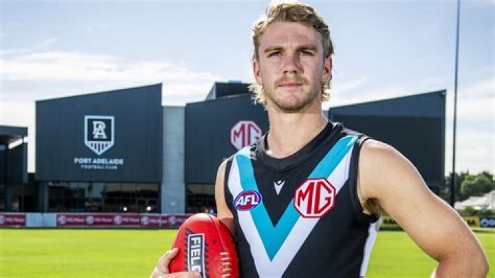 
Aaron Francis Height, Weight, Net Worth, Age, Birthday, Wikipedia, Who, Nationality, Biography 