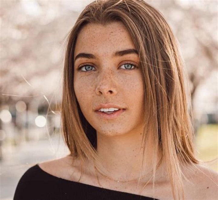 
Anna Henderson Net Worth, Age, Birthday, Wikipedia, Who, Nationality, Biography 