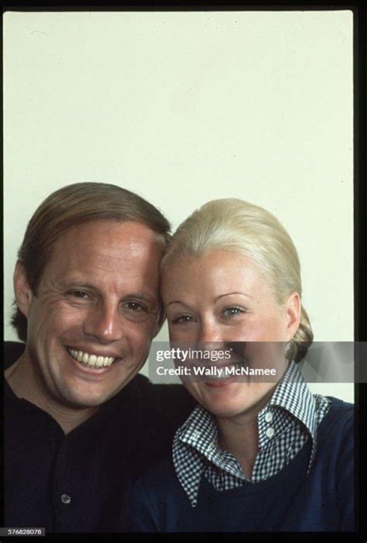 Is John Dean Still Married To Maureen Dean? Today Photo and Family Whereabouts